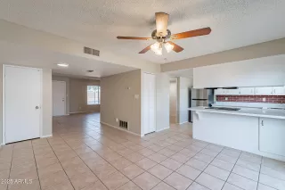 Photo #5: 6849273 Listing