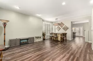 Photo #6: 6849356 Listing 