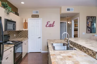 Photo #3: 6849454 Listing 