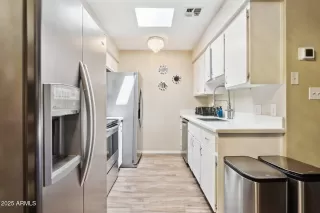 Photo #3: 6849476 Listing