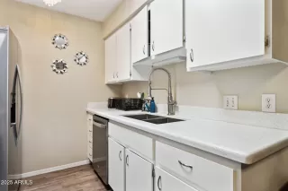 Photo #5: 6849476 Listing