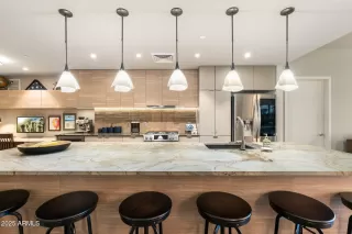 Photo #1: 6849599 Listing