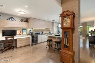 Photo #2: 6849599 Listing