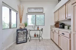 Photo #5: 6849670 Listing