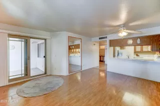 Photo #6: 6849685 Listing