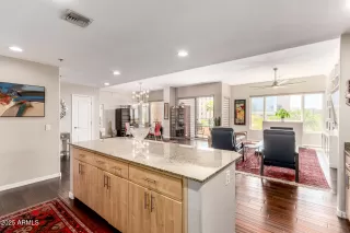 Photo #3: 6849751 Listing