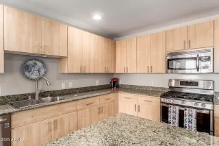 Photo #6: 6849751 Listing