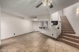 Photo #3: 6849779 Listing