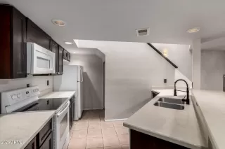 Photo #5: 6849779 Listing