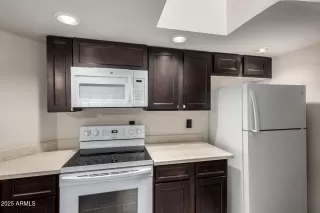 Photo #6: 6849779 Listing