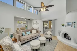 Photo #4: 6849836 Listing 