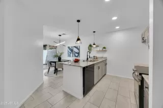 Photo #4: 6849906 Listing 