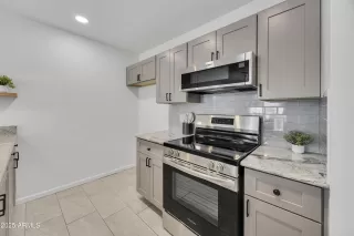 Photo #6: 6849906 Listing 