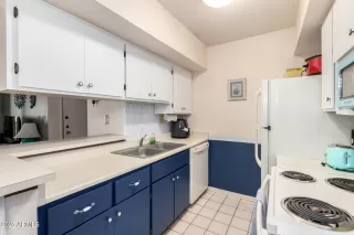 Photo #5: 6849940 Listing 