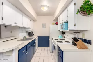 Photo #6: 6849940 Listing 