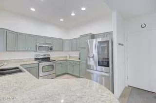 Photo #2: 6849986 Listing