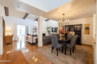 Photo #5: 6850010 Listing