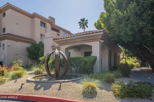 MLS: 6850052 Condo For Sale