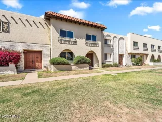 Photo #2: 6850103 Listing