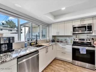 Photo #4: 6850103 Listing