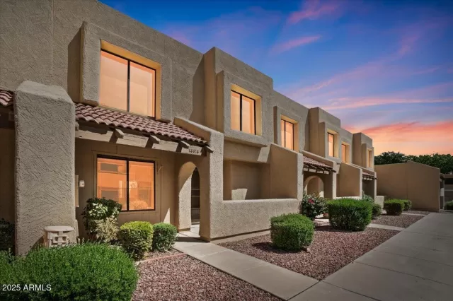 MLS: 6850115 Condo For Sale