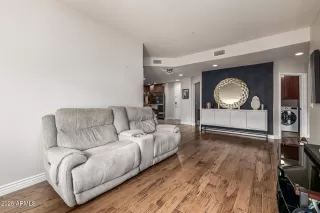 Photo #3: 6850119 Listing