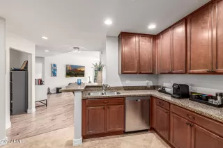 Photo #6: 6850119 Listing