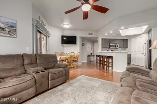 Photo #6: 6850261 Listing