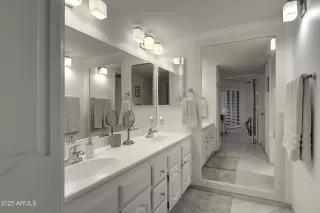 Photo #4: 6850315 Listing