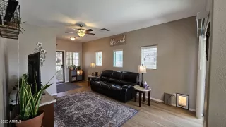 Photo #4: 6850332 Listing