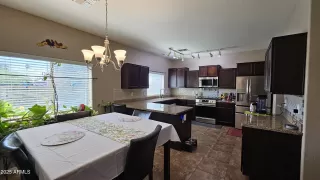 Photo #5: 6850332 Listing