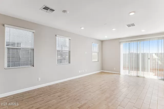 MLS: 6850451 Condo For Sale