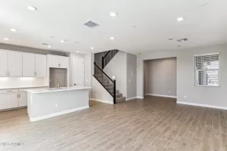 Photo #3: 6850451 Listing 