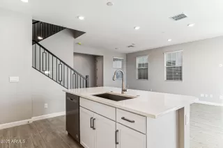 Photo #6: 6850451 Listing 