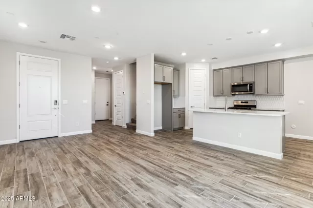 MLS: 6850505 Condo For Sale