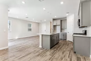 Photo #4: 6850505 Listing