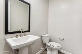 Photo #5: 6850505 Listing