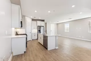 Photo #2: 6850523 Listing