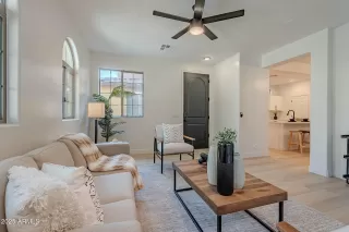 Photo #5: 6850616 Listing