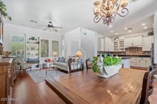 Photo #5: 6850682 Listing 