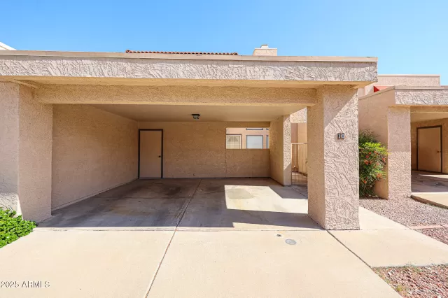 MLS: 6850864 Condo For Sale