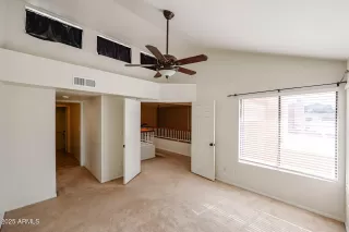 Photo #5: 6850864 Listing