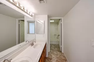 Photo #6: 6850864 Listing