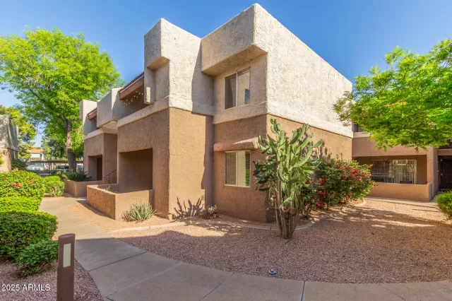 MLS: 6850935 Condo For Sale