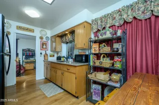 Photo #4: 6851033 Listing