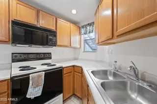 Photo #5: 6851161 Listing