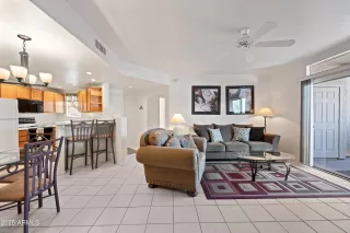 Photo #6: 6851161 Listing