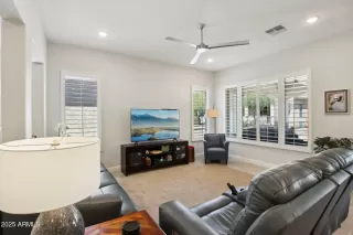 Photo #2: 6851177 Listing