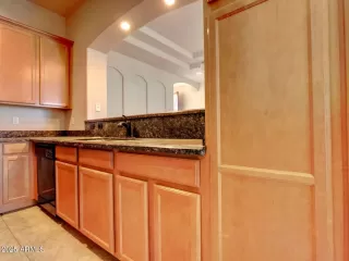 Photo #5: 6851626 Listing 