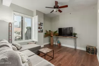 Photo #5: 6851954 Listing